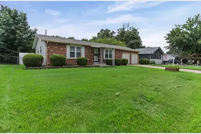 529 Marquis Avenue, Centralia, IL 62801 - Photo 2