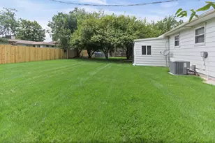 529 Marquis Ave, Centralia, IL 62801 - Photo 4