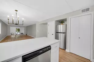 225 E Wing St, Arlington Heights, IL 60004 - Photo 12