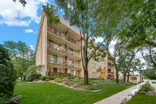 225 E Wing St, Arlington Heights, IL 60004 - Photo 2