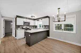 225 E Wing St, Arlington Heights, IL 60004 - Photo 8