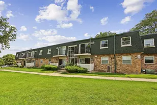 8427 W 99th Terrace, Palos Hills, IL 60465 - Photo 1