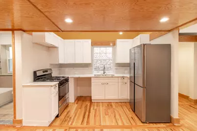 6334 S Saint Lawrence Avenue, Chicago, IL 60637 - Photo 2
