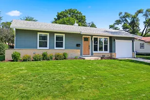372 Clearmont Dr, Elk Grove Village, IL 60007 - Photo 2