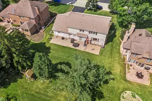 7553 Ridgewood Ln, Burr Ridge, IL 60527 - Photo 42