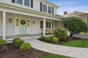 7553 Ridgewood Ln, Burr Ridge, IL 60527 - Photo 2