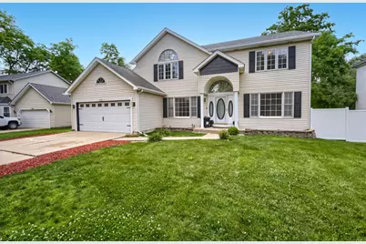 150 Winston Drive, Bolingbrook, IL 60440 - Photo 2