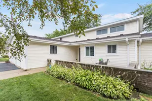 1125 Danvers Ct, Schaumburg, IL 60193 - Photo 2