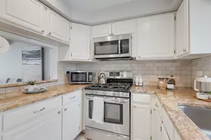 1125 Danvers Ct, Schaumburg, IL 60193 - Photo 8