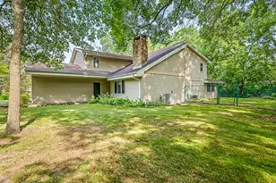 6538 Coach Lite Ct, Loves Park, IL 61111 - Photo 2