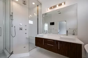 1446 W Cortez Ave, Chicago, IL 60642 - Photo 14