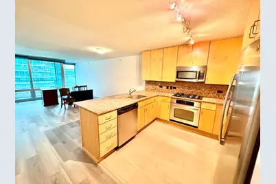 9725 Woods Drive #707, Skokie, IL 60077 - Photo 4