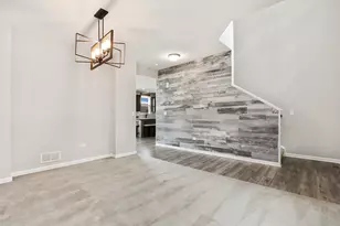 1805 Wildspring Pkwy, Joliet, IL 60431 - Photo 8