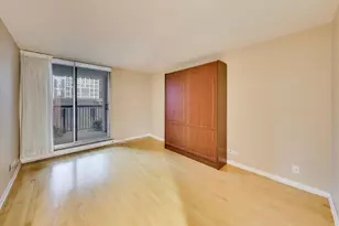 201 E Chestnut St, Chicago, IL 60611 - Photo 14