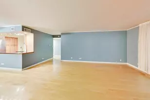 201 E Chestnut St, Chicago, IL 60611 - Photo 6