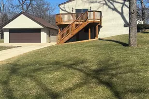 7718 Butternut Ct, Woodridge, IL 60517 - Photo 2