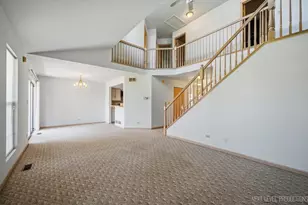 37 Ione Dr, South Elgin, IL 60177 - Photo 10