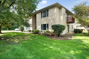 500 Westwood Ct, Crystal Lake, IL 60014 - Photo 1