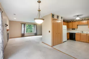 500 Westwood Ct, Crystal Lake, IL 60014 - Photo 8