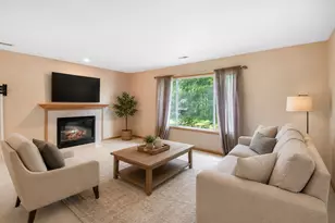 500 Westwood Ct, Crystal Lake, IL 60014 - Photo 2