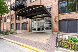 520 W Huron St, Chicago, IL 60654 - Photo 1