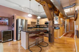 520 W Huron St, Chicago, IL 60654 - Photo 8