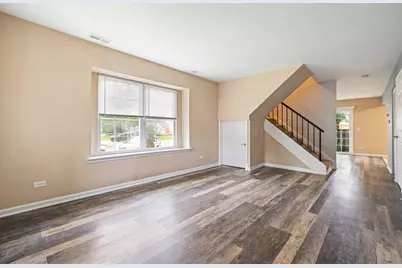 510 Nebraska Circle, Carol Stream, IL 60188 - Photo 6