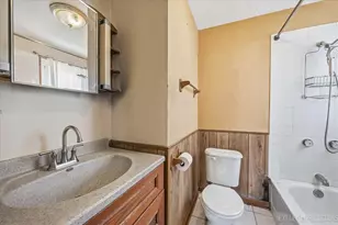 1327 Superior St, Aurora, IL 60505 - Photo 10