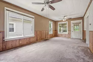 1327 Superior St, Aurora, IL 60505 - Photo 6