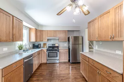 18226 W Big Oaks Road, Grayslake, IL 60030 - Photo 8
