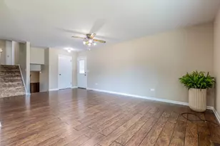 18226 W Big Oaks Rd, Grayslake, IL 60030 - Photo 2