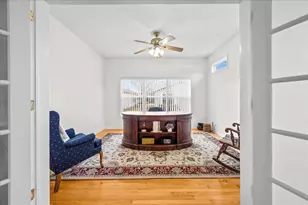 2905 Carousel Ct, Grayslake, IL 60030 - Photo 16