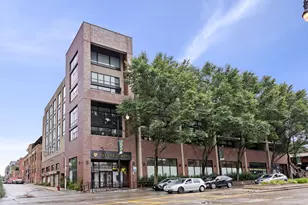 3946 N Ravenswood Ave, Chicago, IL 60613 - Photo 1