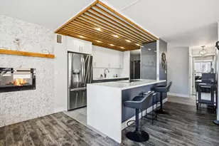 222 E Pearson St, Chicago, IL 60611 - Photo 6