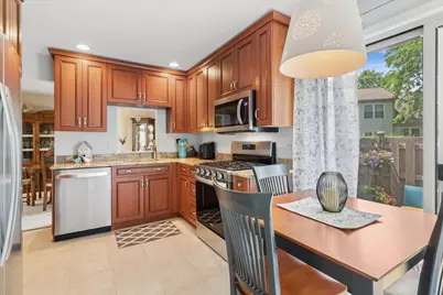 4062 N Newport Lane, Arlington Heights, IL 60004 - Photo 8