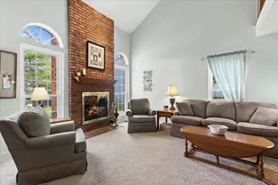 4062 N Newport Ln, Arlington Heights, IL 60004 - Photo 4