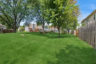 4062 N Newport Ln, Arlington Heights, IL 60004 - Photo 2