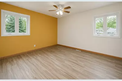110 Oakwood Lane, Bartlett, IL 60103 - Photo 12