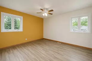 110 Oakwood Ln, Bartlett, IL 60103 - Photo 12