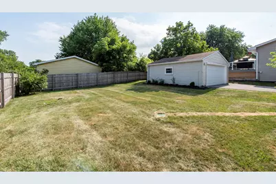 10081 W Pickford Avenue, Beach Park, IL 60099 - Photo 28