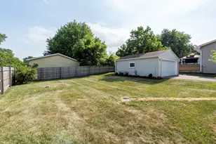 10081 W Pickford Ave, Beach Park, IL 60099 - Photo 28