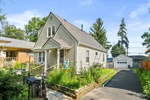 307 Lakelawn Blvd, Aurora, IL 60506 - Photo 1
