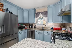 307 Lakelawn Blvd, Aurora, IL 60506 - Photo 10