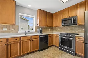1950 Diamond Head Trail, Pingree Grove, IL 60140 - Photo 8