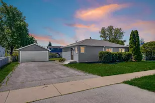 6409 W 85th Pl, Burbank, IL 60459 - Photo 1