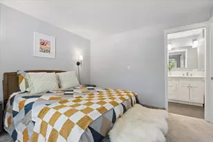 725 W Waveland Ave, Chicago, IL 60613 - Photo 24