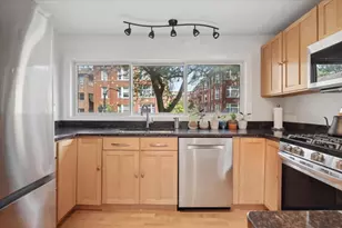 725 W Waveland Ave, Chicago, IL 60613 - Photo 14