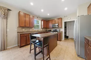 321 Claridge Cir, Bolingbrook, IL 60440 - Photo 14