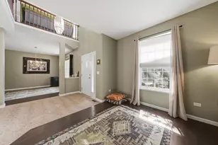 321 Claridge Cir, Bolingbrook, IL 60440 - Photo 4