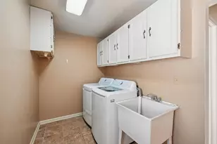 2027 Richton Dr, Wheaton, IL 60189 - Photo 10